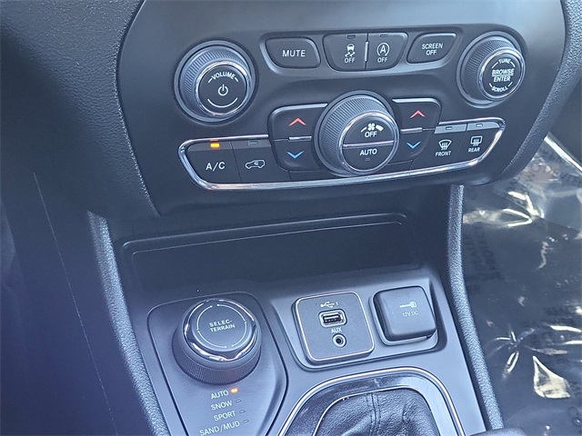used 2022 Jeep Cherokee car, priced at $26,455