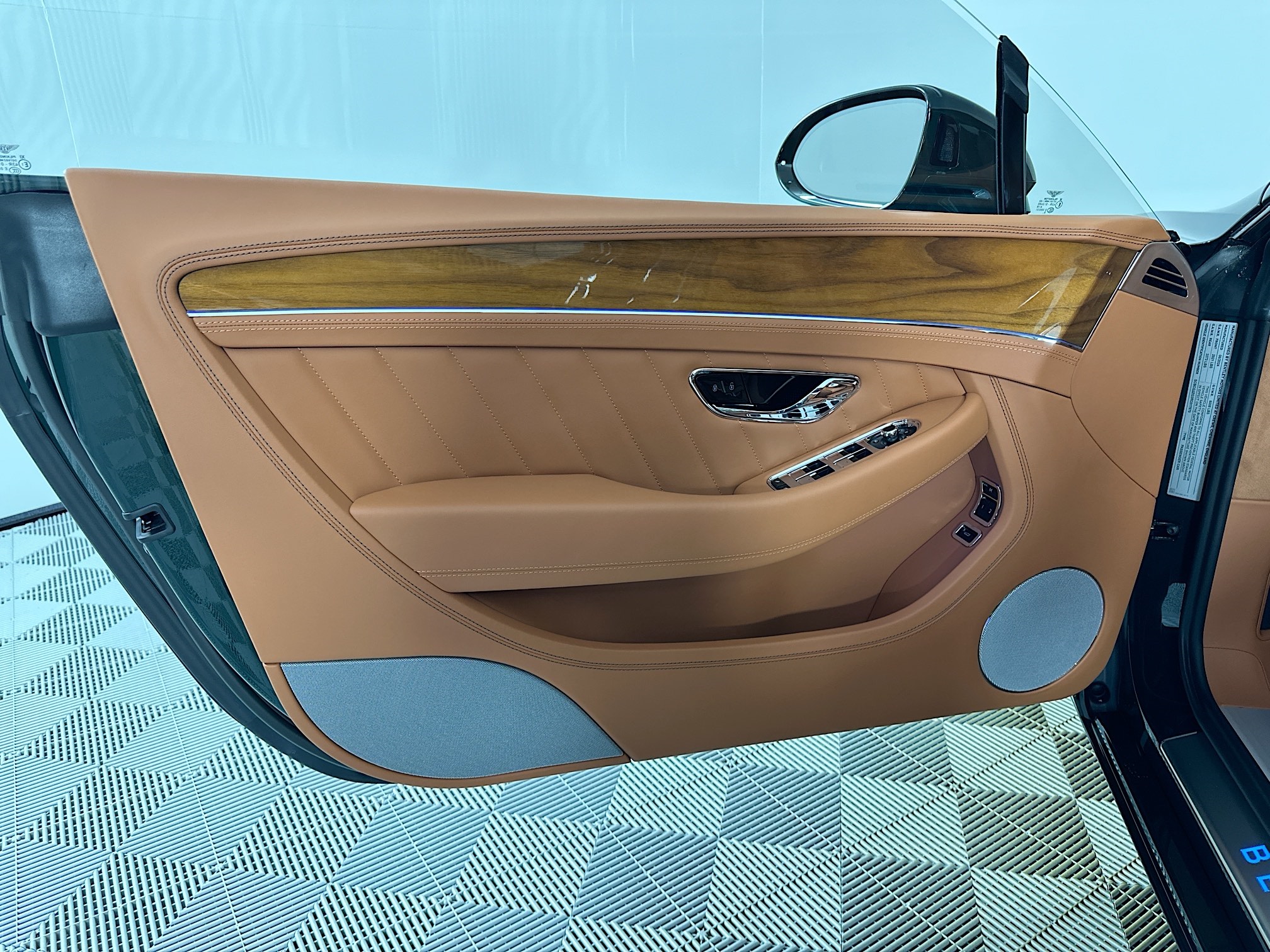 new 2024 Bentley Continental GT car