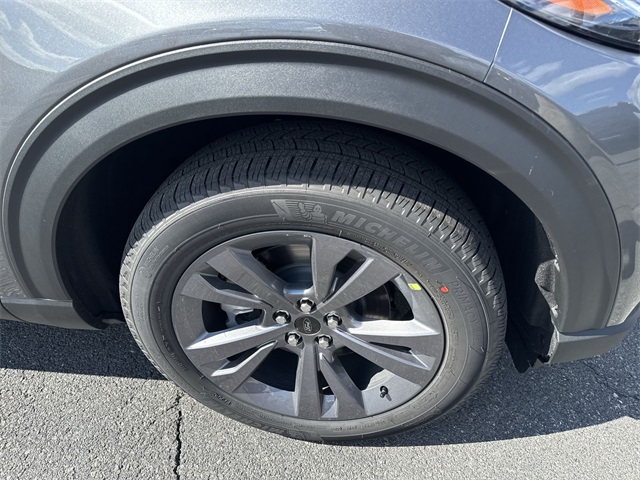 new 2025 Ford Explorer car, priced at $47,723