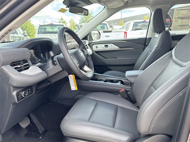 new 2025 Ford Explorer car, priced at $47,723