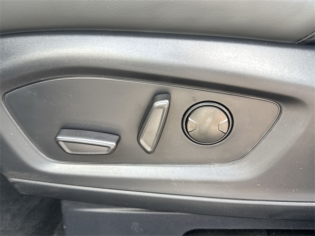 new 2025 Ford Explorer car, priced at $47,723