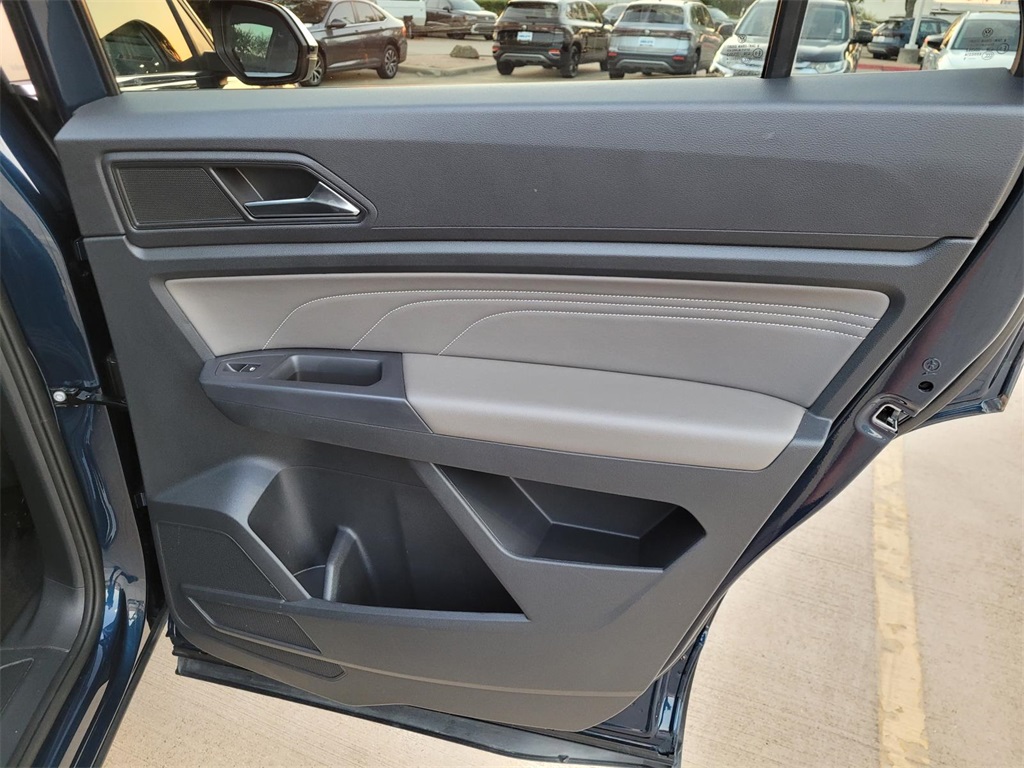 used 2021 Volkswagen Atlas Cross Sport car, priced at $15,127