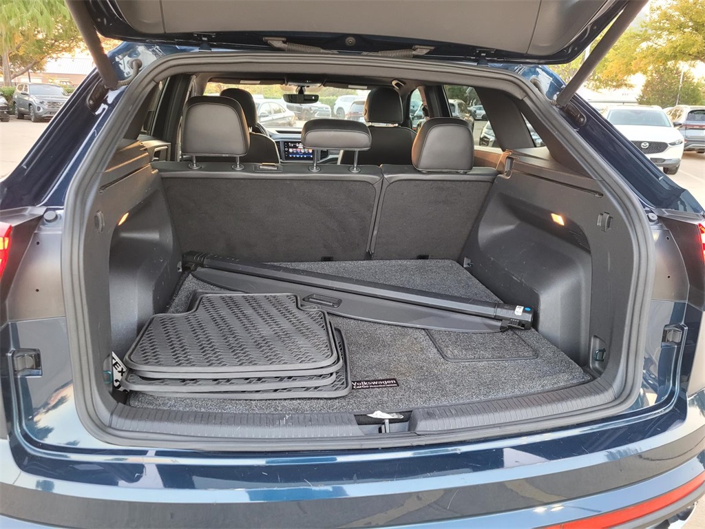 used 2021 Volkswagen Atlas Cross Sport car, priced at $15,127