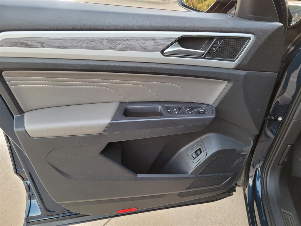used 2021 Volkswagen Atlas Cross Sport car, priced at $15,127