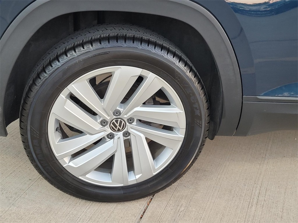used 2021 Volkswagen Atlas Cross Sport car, priced at $15,127