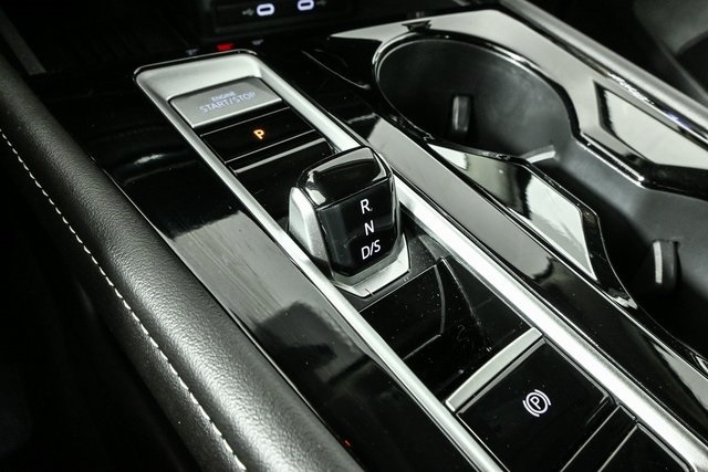 used 2025 Volkswagen Atlas car, priced at $34,400