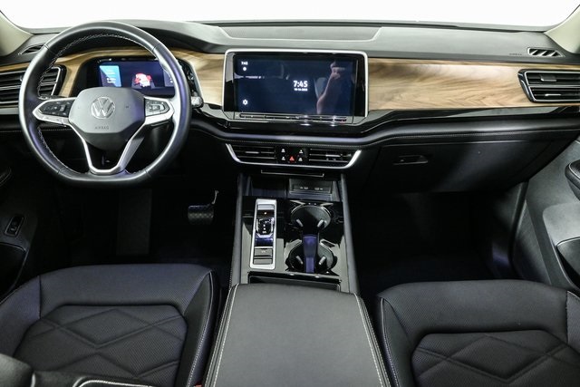 used 2025 Volkswagen Atlas car, priced at $34,400