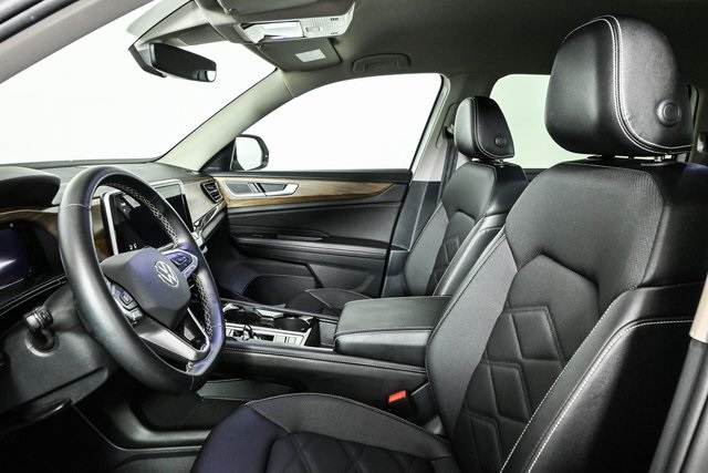 used 2025 Volkswagen Atlas car, priced at $34,400