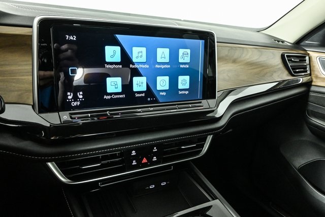 used 2025 Volkswagen Atlas car, priced at $34,400