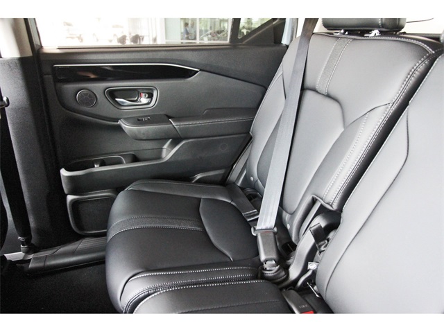 new 2025 Honda Pilot car, priced at $51,970