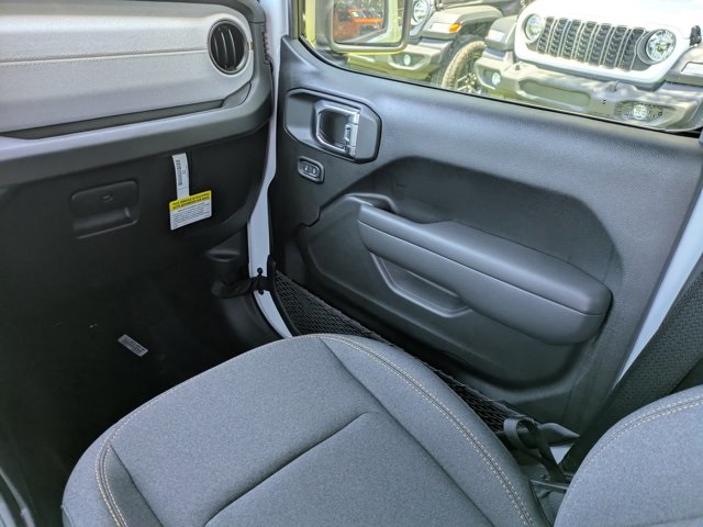 new 2025 Jeep Wrangler car, priced at $32,785