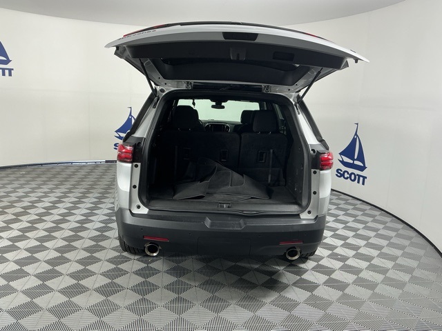 used 2022 Chevrolet Traverse car, priced at $23,366