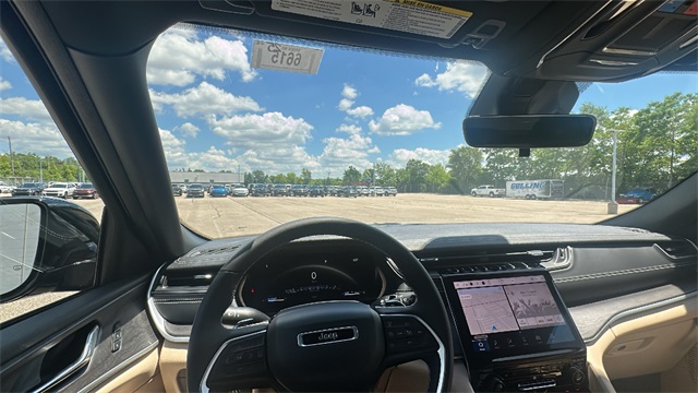 new 2025 Jeep Grand Cherokee car, priced at $45,025