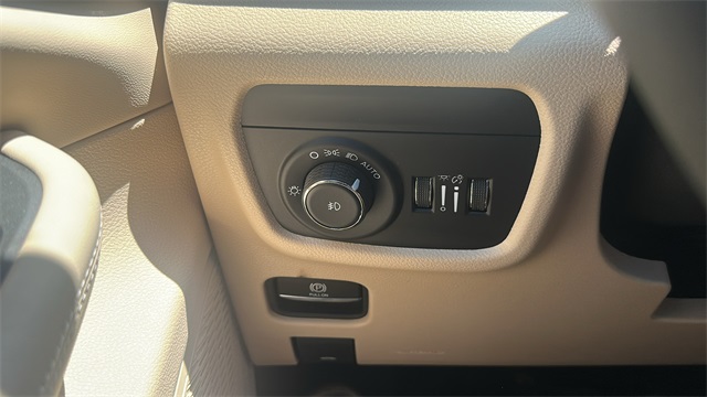 new 2025 Jeep Grand Cherokee car, priced at $45,025