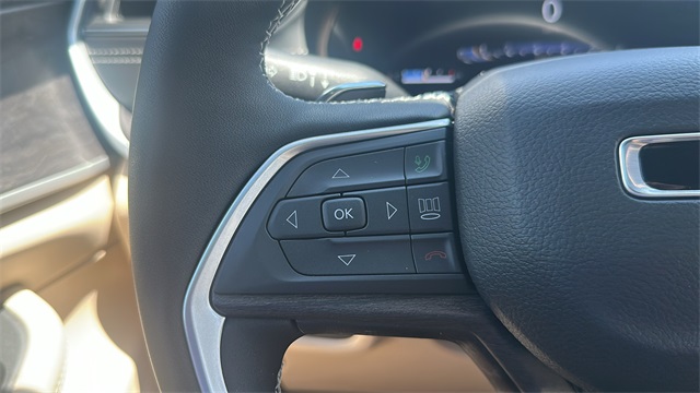 new 2025 Jeep Grand Cherokee car, priced at $45,025