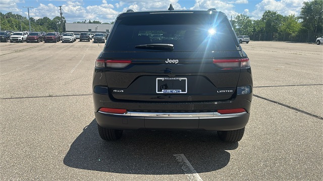 new 2025 Jeep Grand Cherokee car, priced at $45,025
