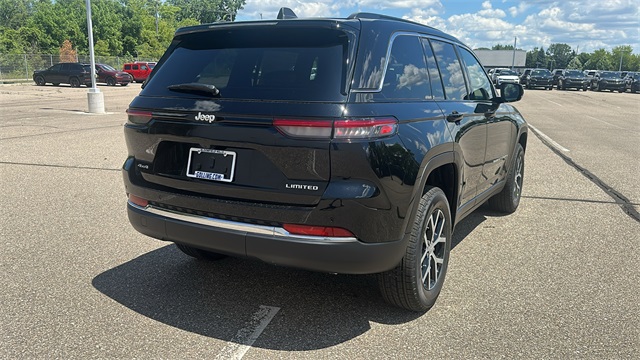 new 2025 Jeep Grand Cherokee car, priced at $45,025