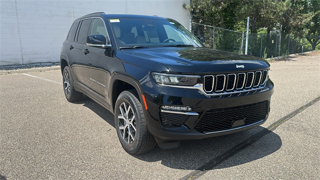 new 2025 Jeep Grand Cherokee car, priced at $45,025