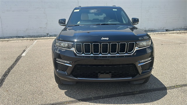 new 2025 Jeep Grand Cherokee car, priced at $45,025