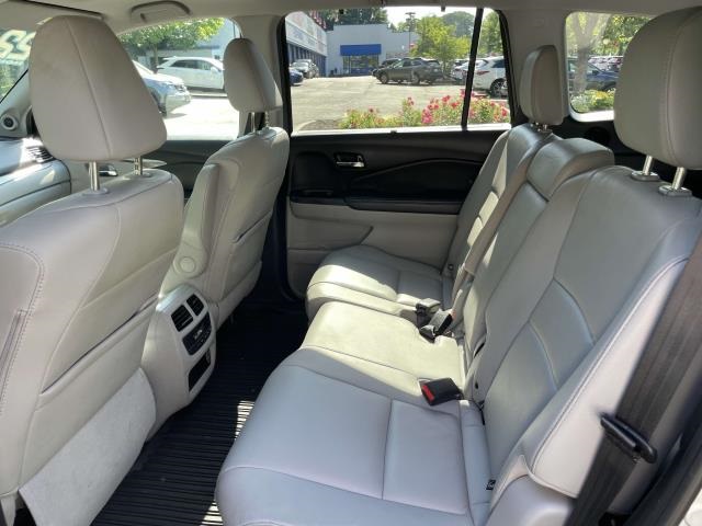 used 2022 Honda Pilot car, priced at $31,424