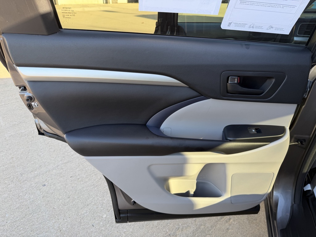 used 2017 Toyota Highlander car, priced at $19,903