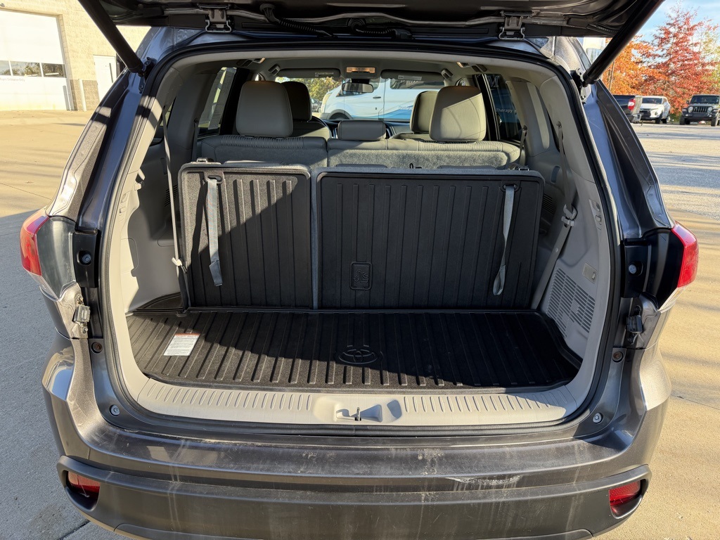 used 2017 Toyota Highlander car, priced at $19,903