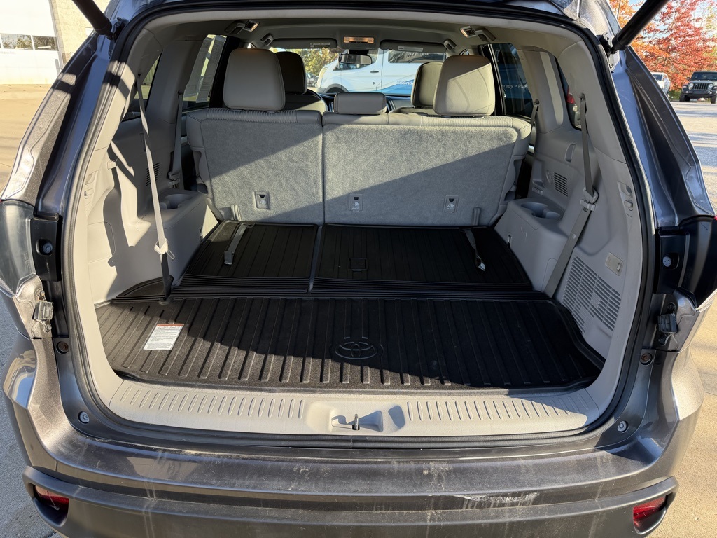 used 2017 Toyota Highlander car, priced at $19,903