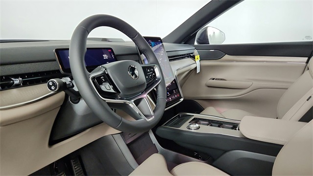 new 2025 Volvo EX90 car, priced at $81,290