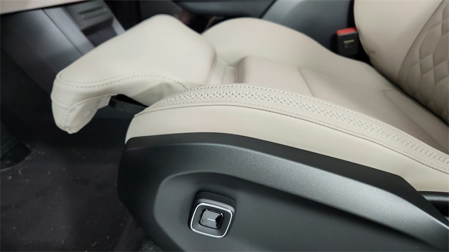 new 2025 Volvo EX90 car, priced at $81,290