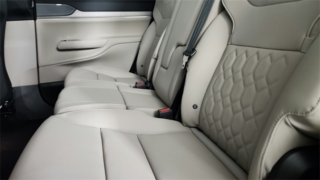 new 2025 Volvo EX90 car, priced at $81,290