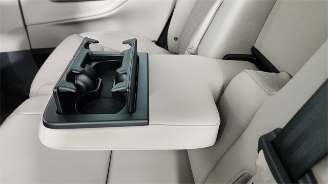 new 2025 Volvo EX90 car, priced at $81,290