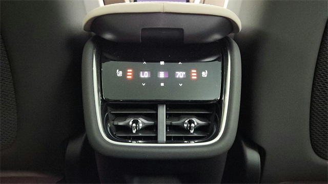 new 2025 Volvo EX90 car, priced at $81,290