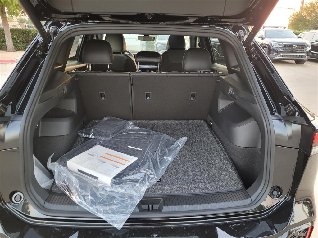 new 2025 Volkswagen Tiguan car, priced at $37,136