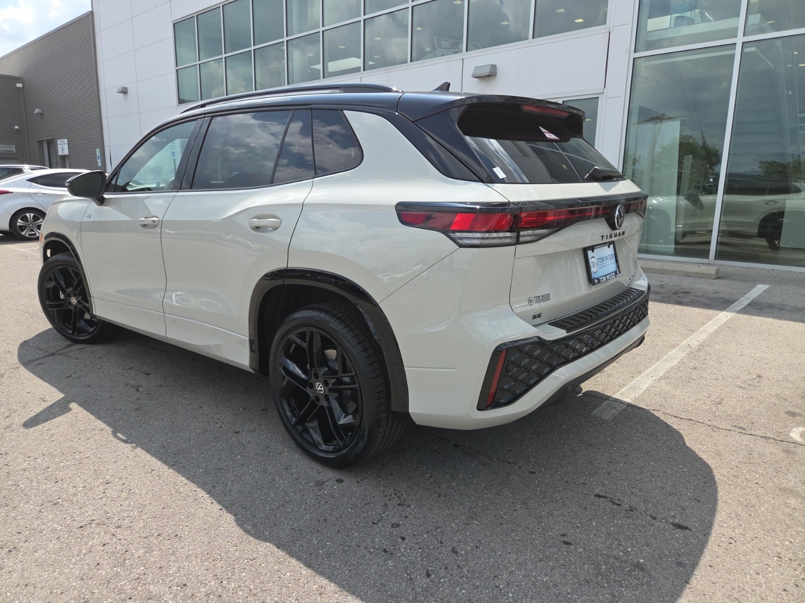 new 2025 Volkswagen Tiguan car, priced at $37,751