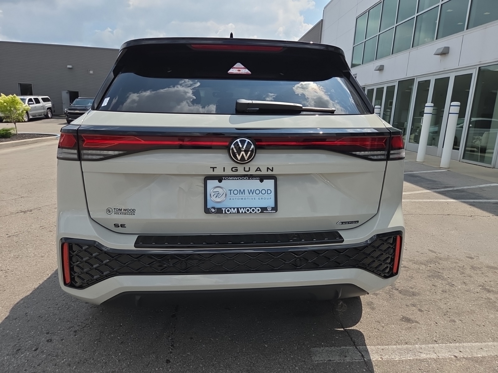 new 2025 Volkswagen Tiguan car, priced at $37,751