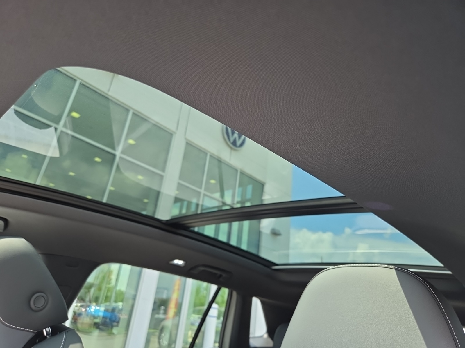 new 2025 Volkswagen Tiguan car, priced at $37,751