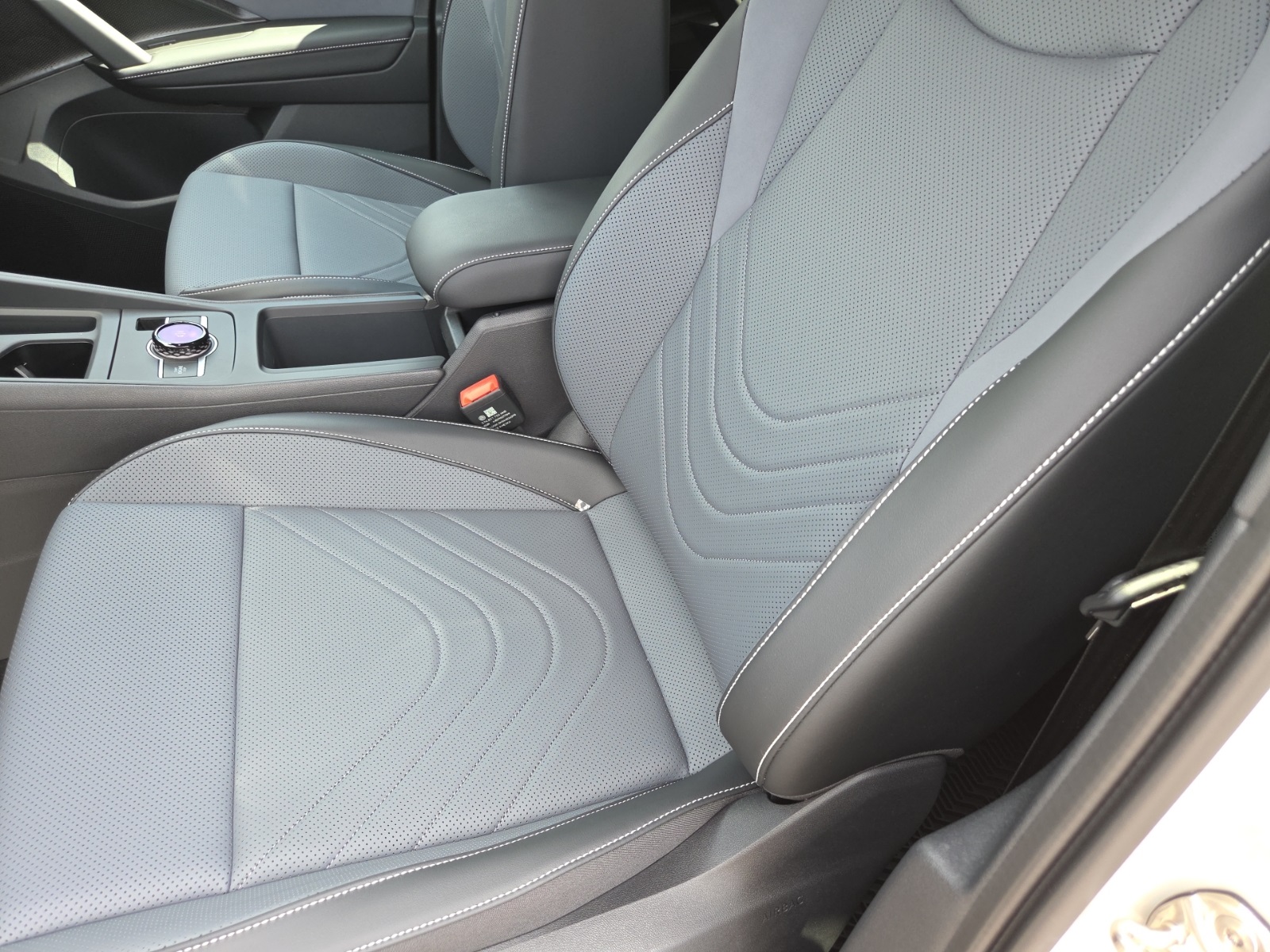 new 2025 Volkswagen Tiguan car, priced at $37,751