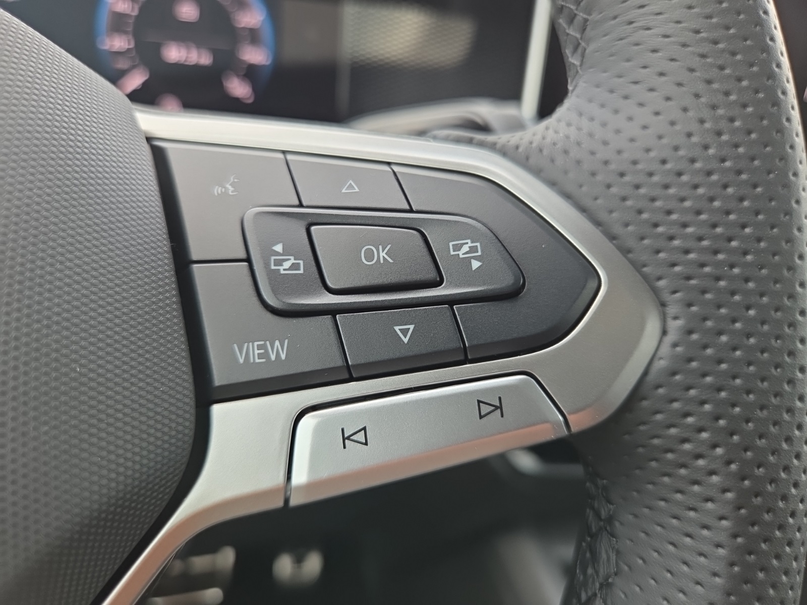 new 2025 Volkswagen Tiguan car, priced at $37,751