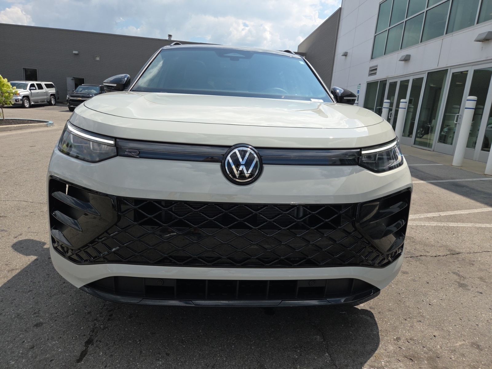 new 2025 Volkswagen Tiguan car, priced at $37,751