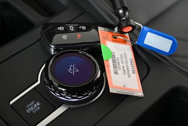 new 2025 Volkswagen Tiguan car, priced at $41,756