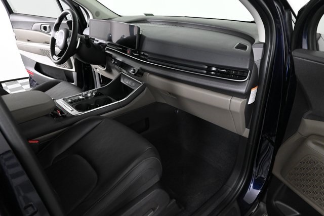 new 2026 Kia Carnival Hybrid car, priced at $46,460