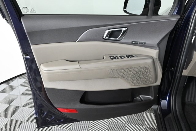 new 2026 Kia Carnival Hybrid car, priced at $46,460