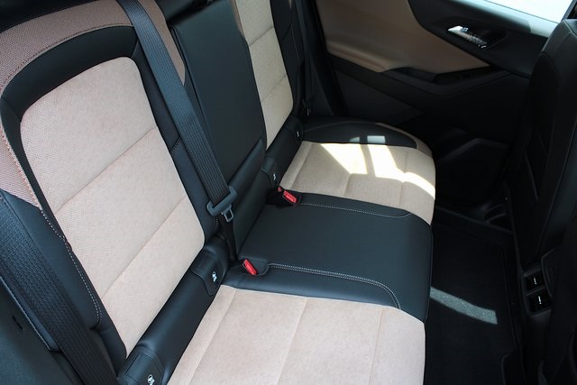 new 2026 Chevrolet Equinox car, priced at $35,930