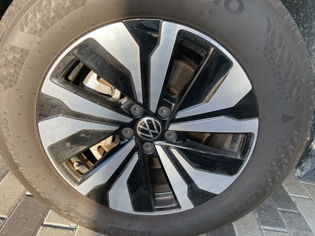 used 2025 Volkswagen Atlas Cross Sport car, priced at $32,500