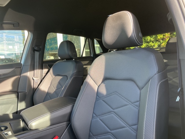 used 2025 Volkswagen Atlas Cross Sport car, priced at $32,500