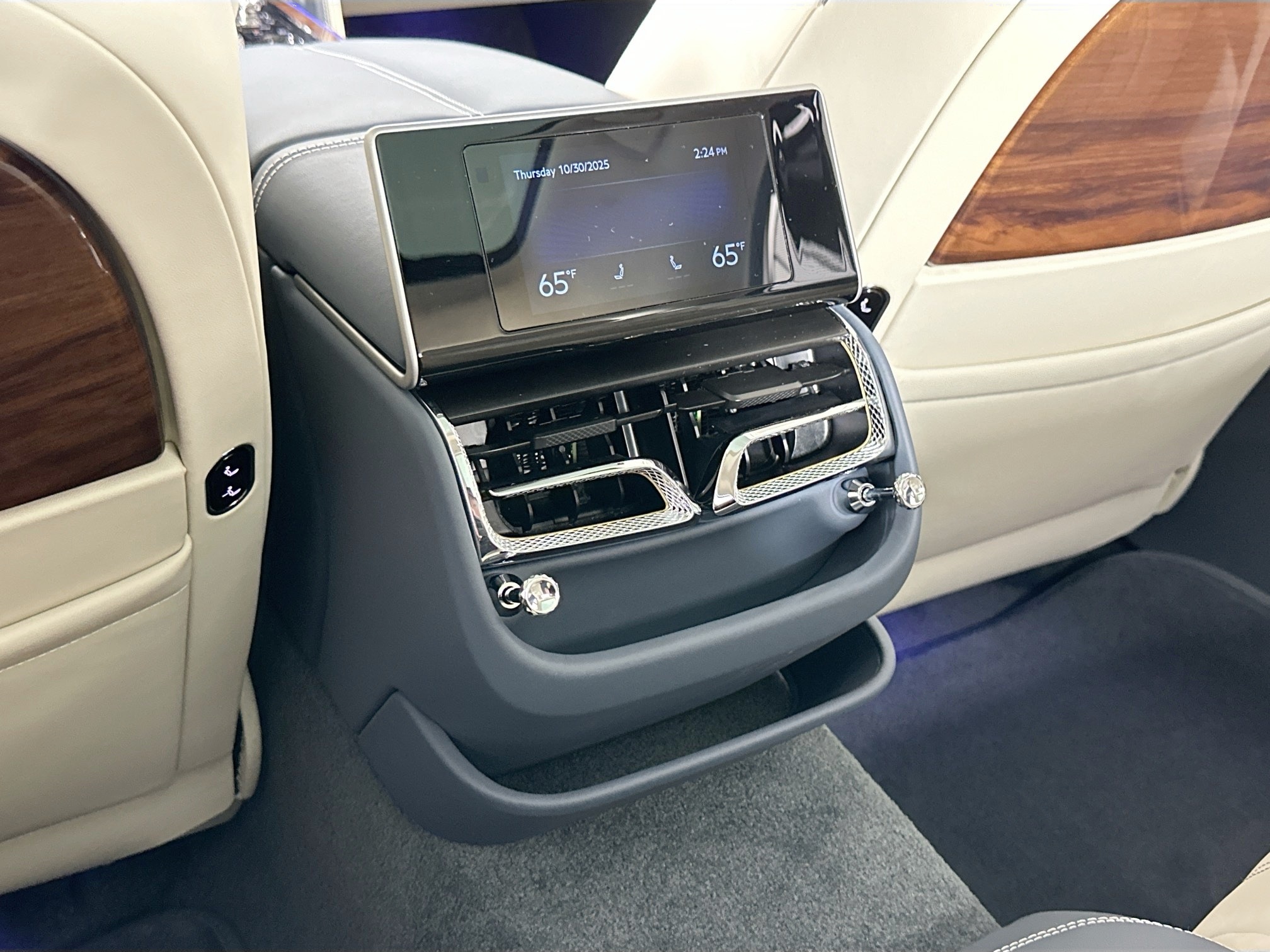 new 2026 Bentley Flying Spur car