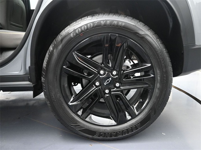 new 2025 Chevrolet Trax car, priced at $25,895