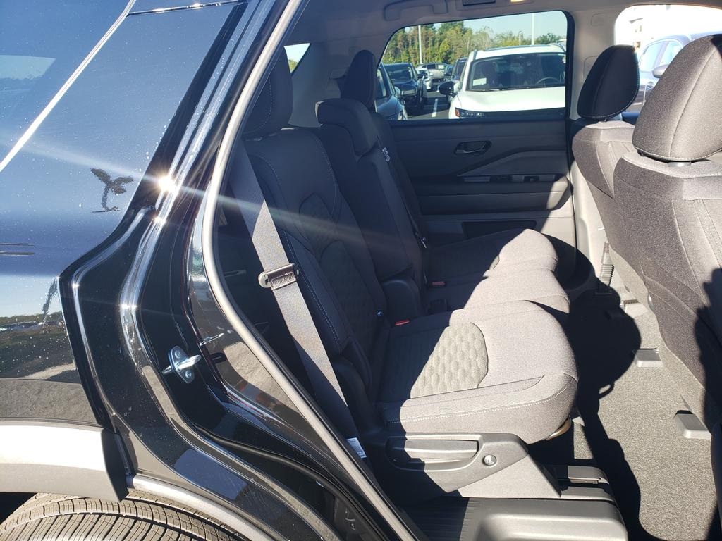 new 2025 Nissan Pathfinder car, priced at $31,990
