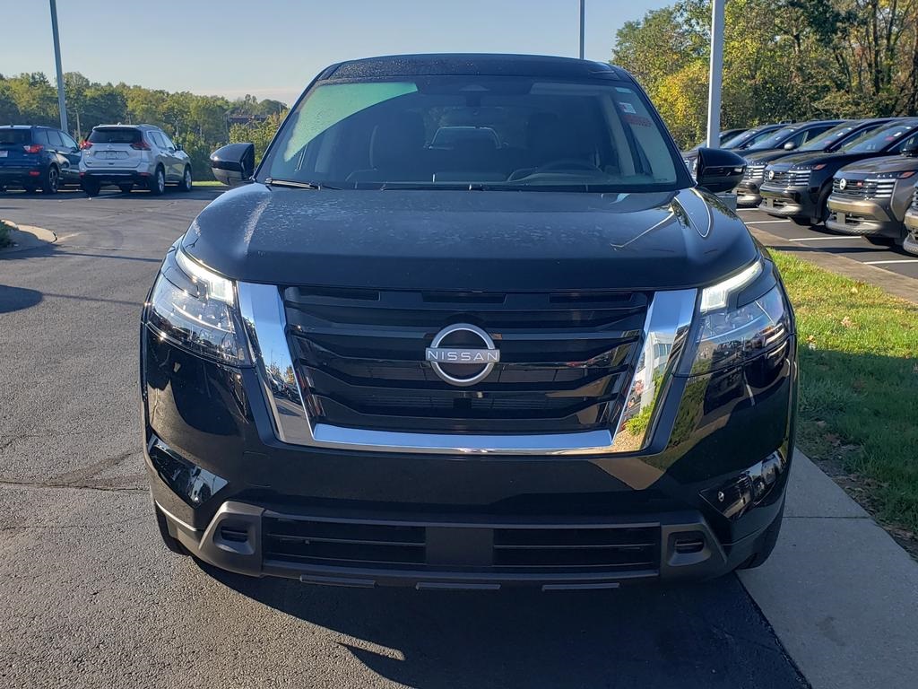 new 2025 Nissan Pathfinder car, priced at $31,990