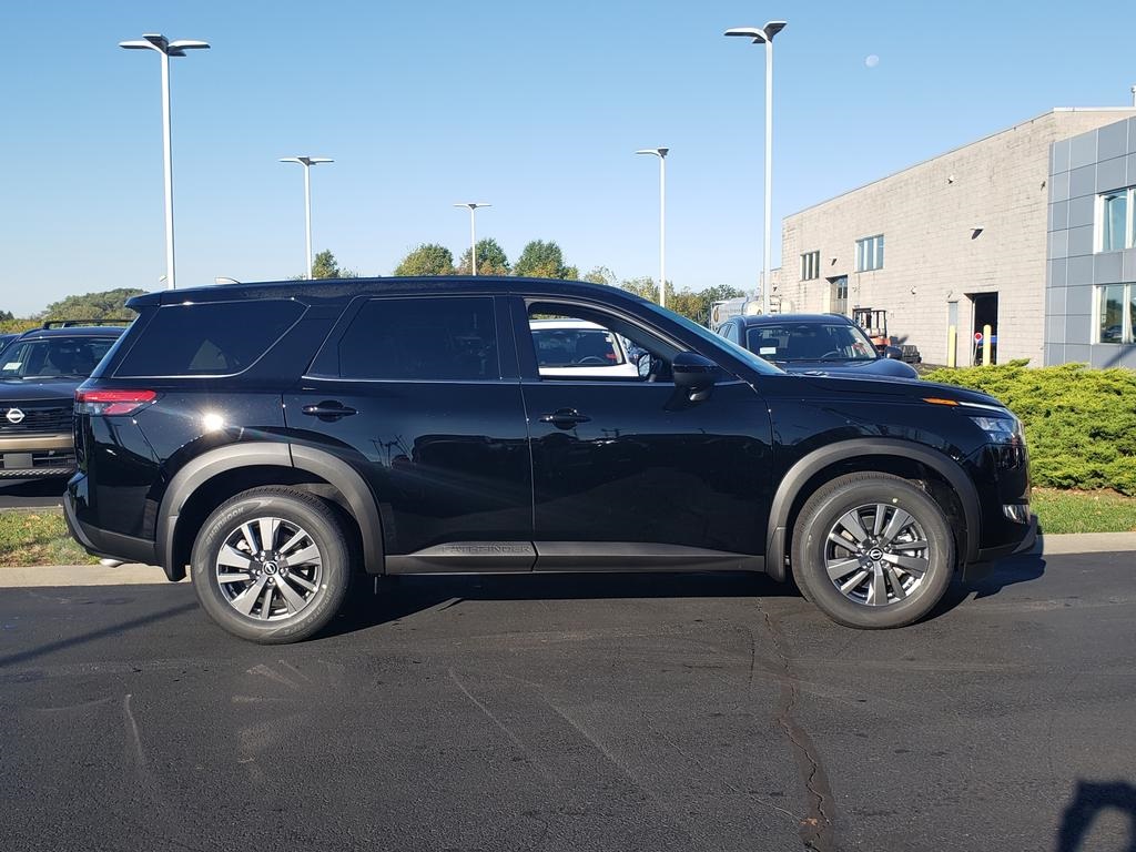 new 2025 Nissan Pathfinder car, priced at $31,990